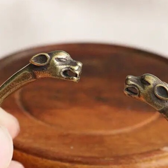 Brass leopard bracelet - Picture 4 of 4